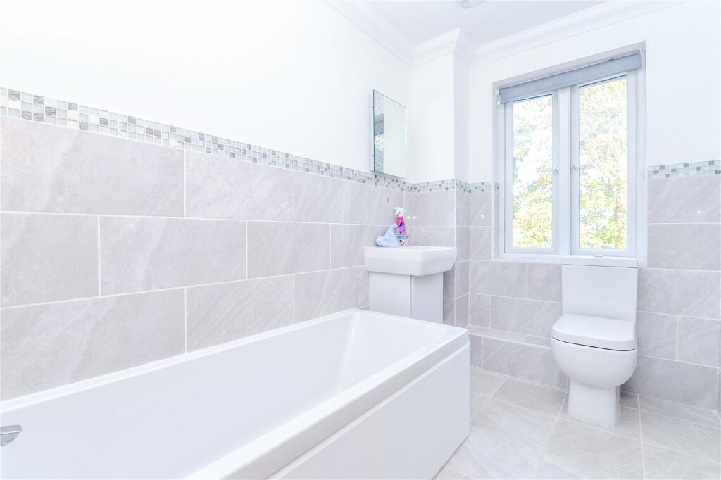 Additional image 20 of Barton Common Road, Barton On Sea, New Milton, Hampshire, BH25