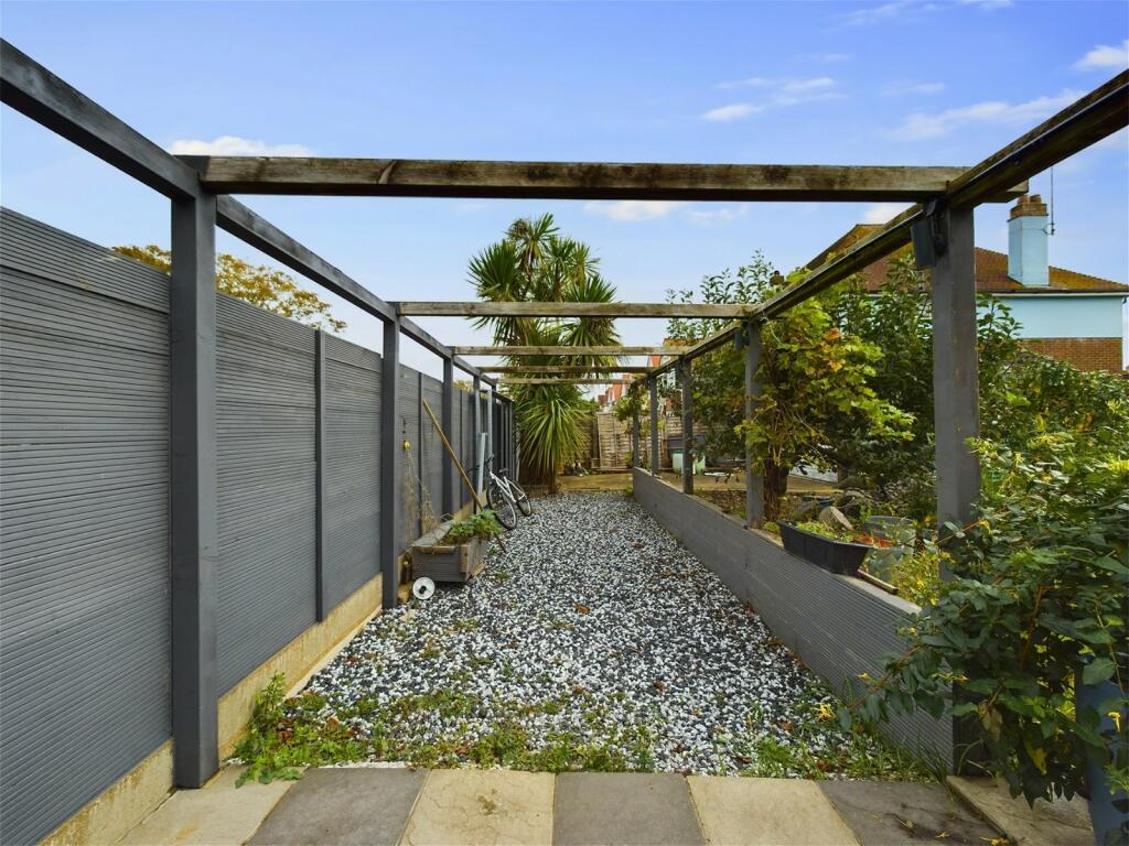 Additional image 21 of George V Avenue, Worthing, BN11