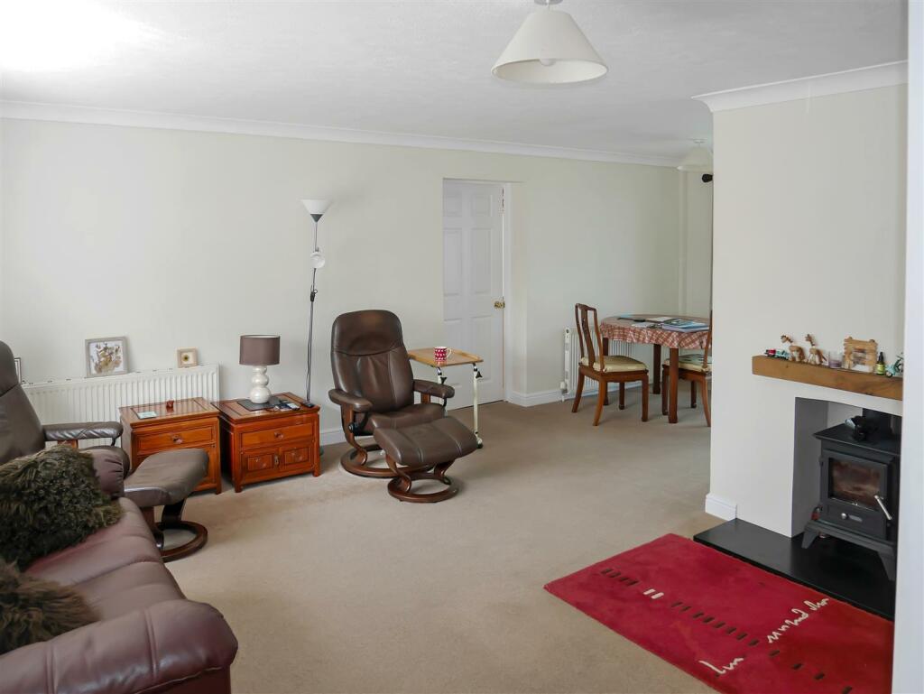 Additional image 10 of Holly Drive, Wick, Littlehampton