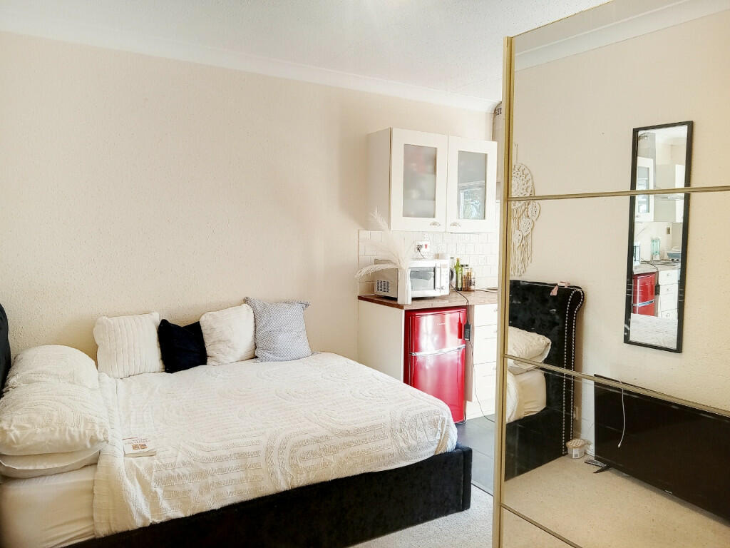 Additional image 12 of Knyveton Road, Bournemouth, Dorset, BH1