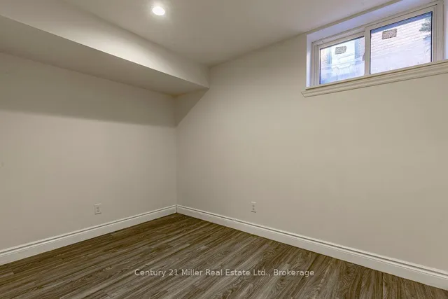 Additional image 36 of 2 Bond St