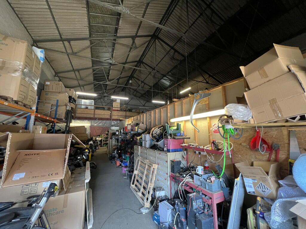 Additional image 5 of 25-26 East Street, Wimborne, Dorset, BH21 1DU