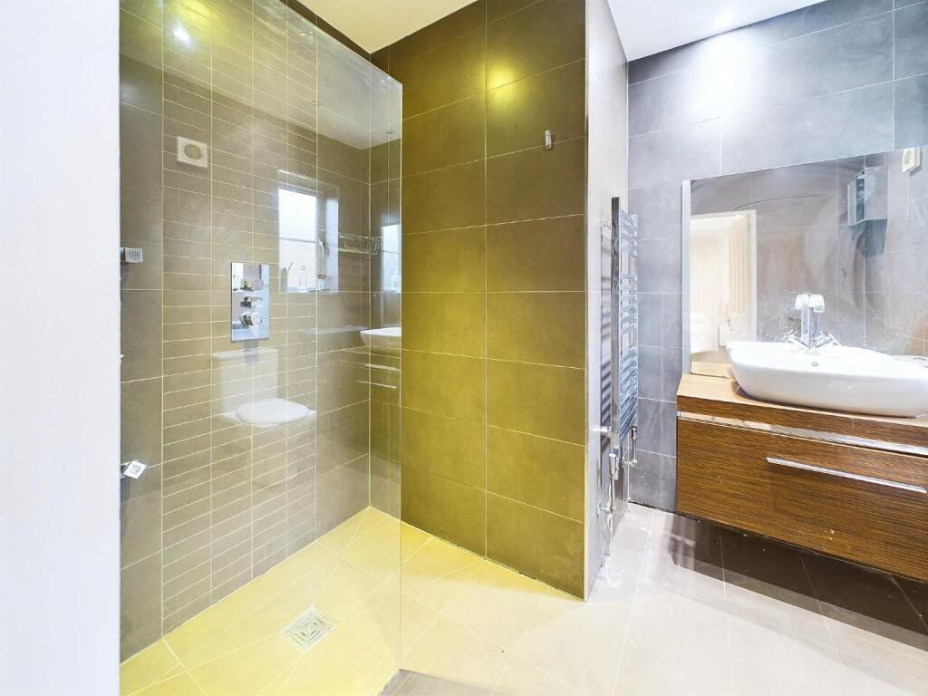 Additional image 15 of Agincourt Drive, Bingley