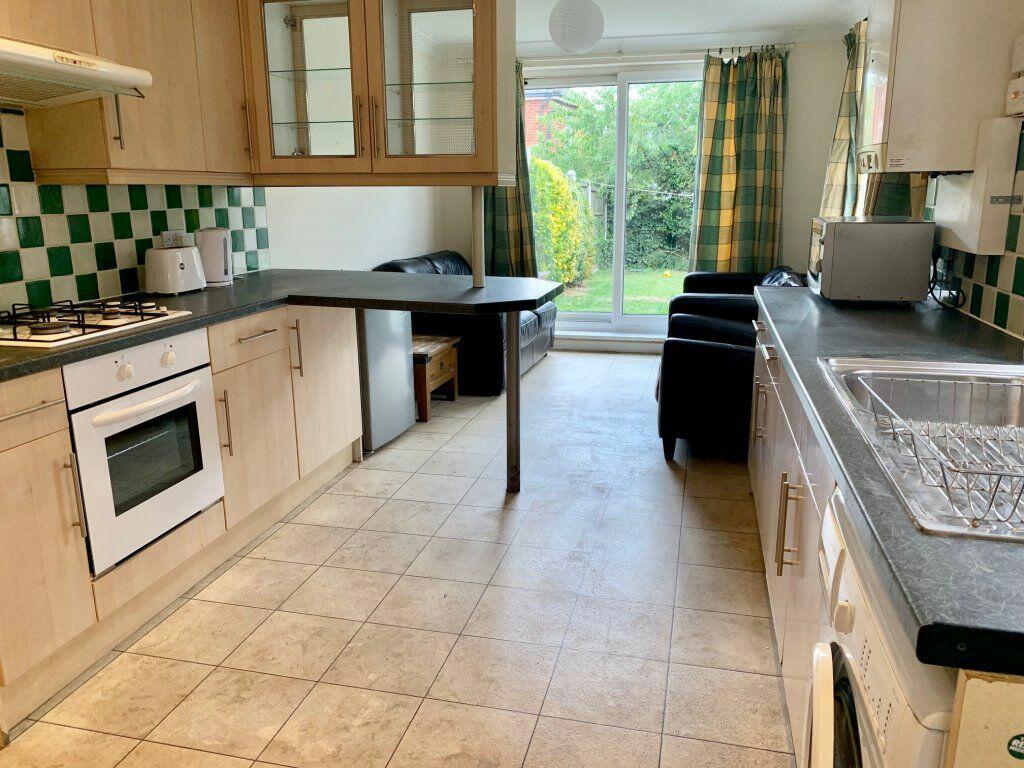 Additional image 2 of STUDENT FIVE DOUBLE BEDROOMS, WINTON (P07685)