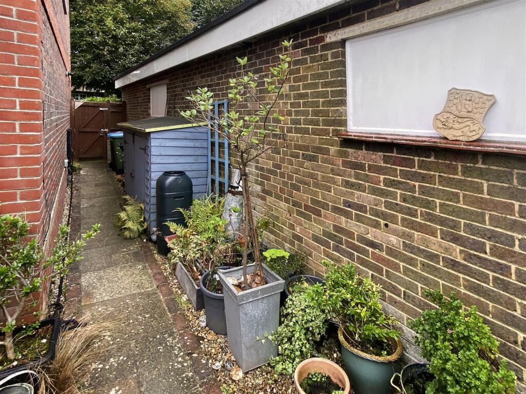 Additional image 20 of Elm Farm Cottages, Old Manor Road, Rustington