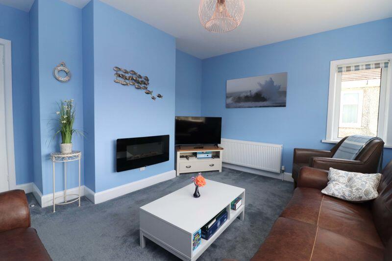 Additional image 5 of FIRST FLOOR APARTMENT WITH SEA GLIMPSES, A SHORT WALK FROM THE BEACH & TOWN CENTRE