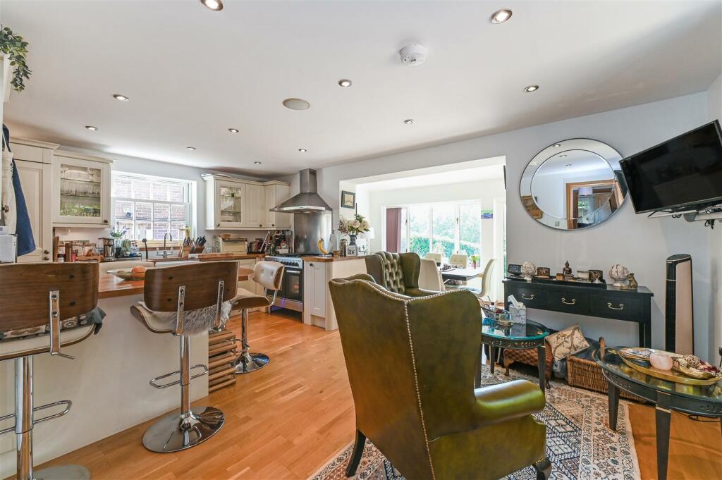 Additional image 4 of Anne Howard Gardens, Arundel