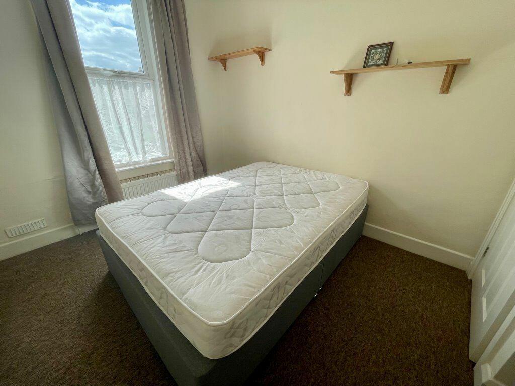 Additional image 7 of STUDENT THREE BEDROOM, CHARMINSTER (P01409)