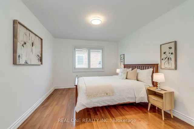 Additional image 24 of 1548 Pinery Cres