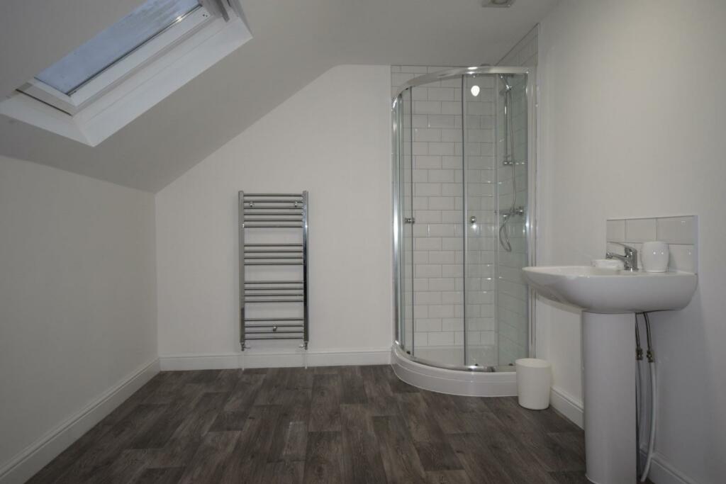 Additional image 4 of Room 7,  6 Bradford Road, Shipley, BD18 3NP