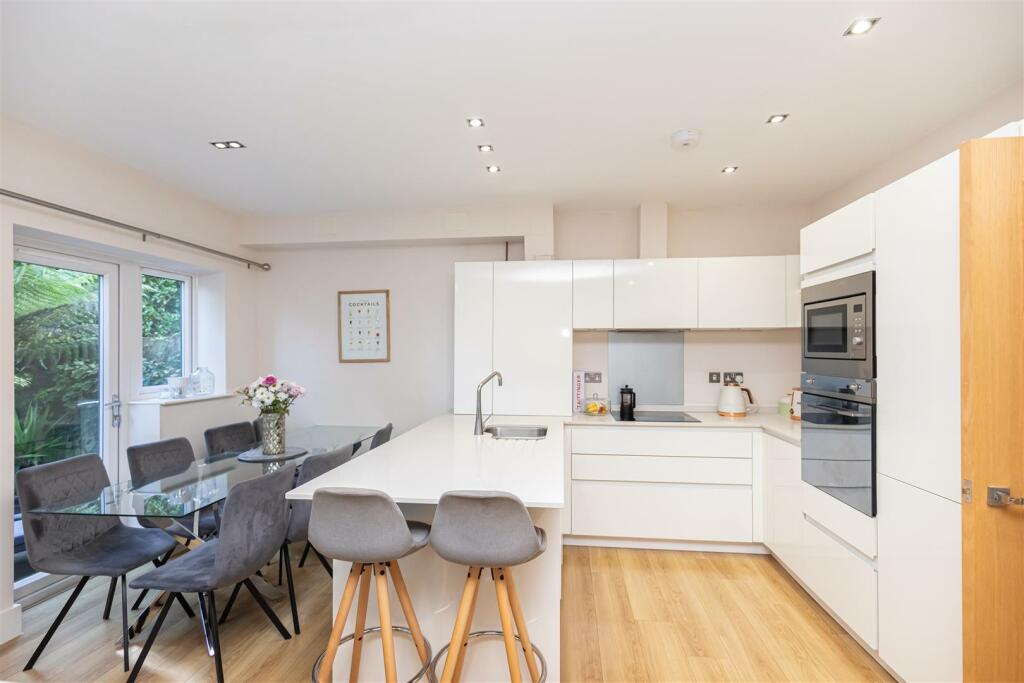 Additional image 7 of Town House in Trafalgar Mews, Nelson Road.