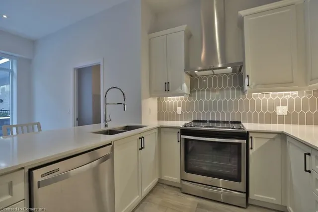 Additional image 8 of 1 Redfern Ave Unit 118