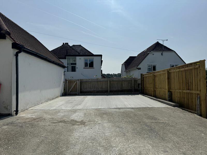Additional image 28 of FIRST FLOOR APARTMENT WITH SEA GLIMPSES, A SHORT WALK FROM THE BEACH & TOWN CENTRE