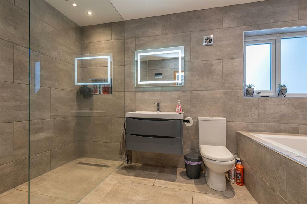 Additional image 28 of Saxton Avenue, Bradford