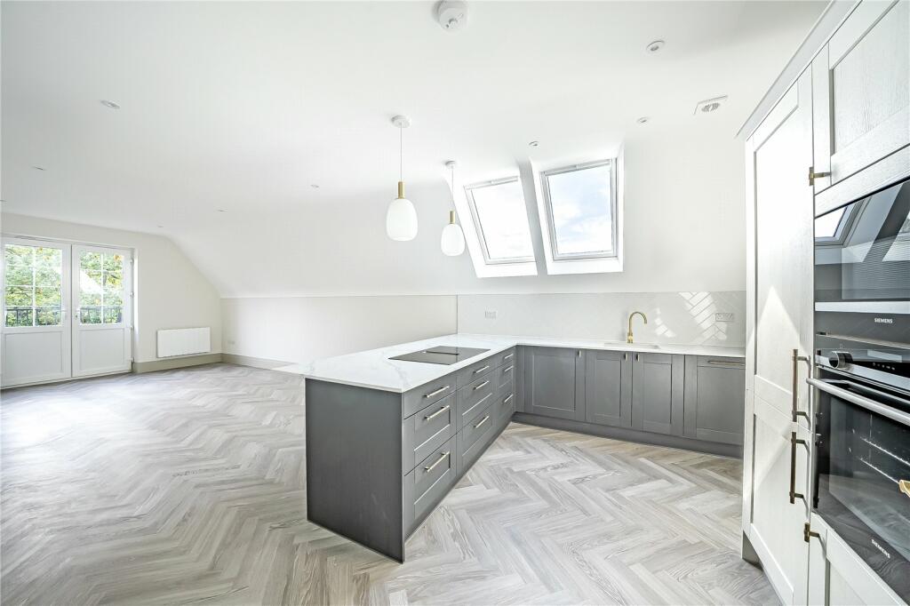 Additional image 2 of 11 Bordeaux, HIghcliffe, Christchurch, Dorset, BH23