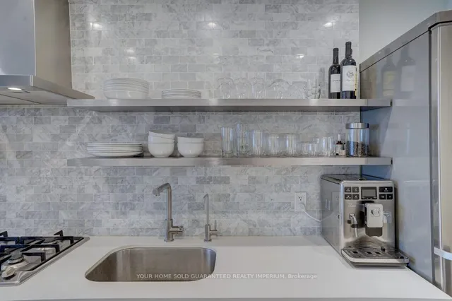 Additional image 11 of 560 King St Unit 823