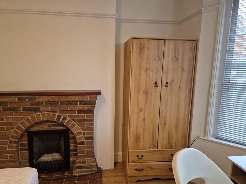 Additional image 8 of AVAILABLE FOR SEPTEMBER 2025 - 4 double bedroom student house - Winton