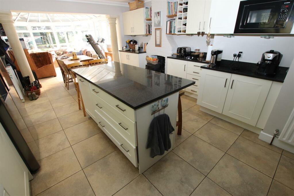 Additional image 32 of Stapehill Road, Wimborne