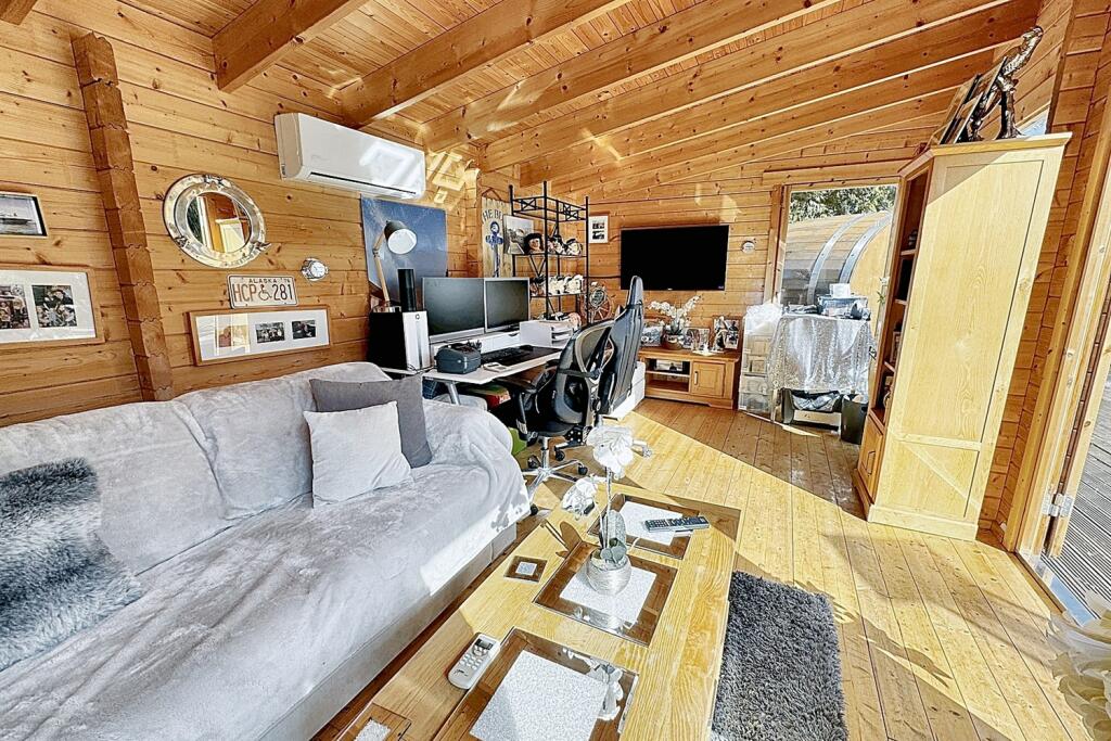 Additional image 41 of Golf Links Road