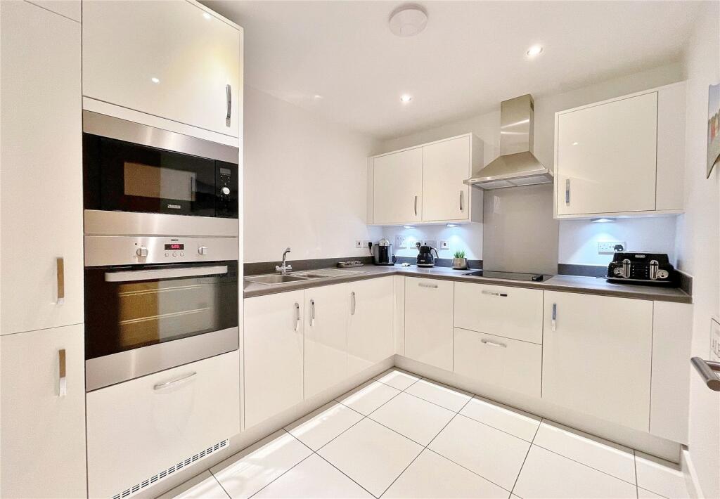 Additional image 3 of The Waterfront, Goring-by-Sea, Worthing, West Sussex, BN12