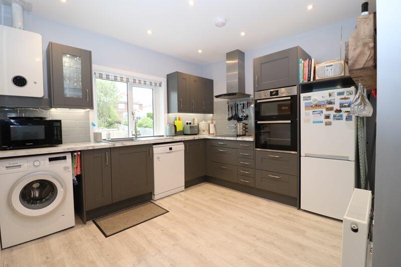 Additional image 12 of FIRST FLOOR APARTMENT WITH SEA GLIMPSES, A SHORT WALK FROM THE BEACH & TOWN CENTRE