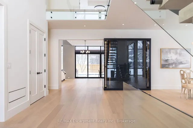 Additional image 35 of 2110 Blyth Cres