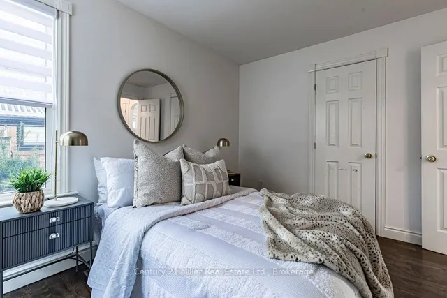 Additional image 19 of 2 Bond St