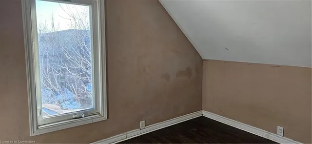 Additional image 7 of 106 Frederick Ave