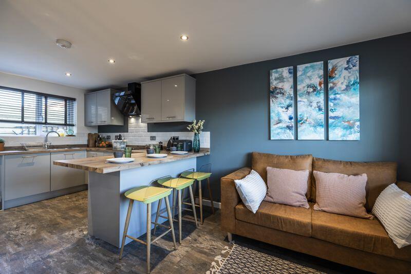 Additional image 12 of BEAUTIFUL LARGE DOUBLE ENSUITE ROOM IN BRANKSOME - 141 ALDER ROAD, POOLE