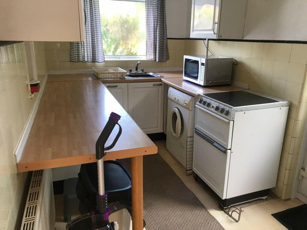 Additional image 2 of 4 bedroom Detached House in Wallisdown