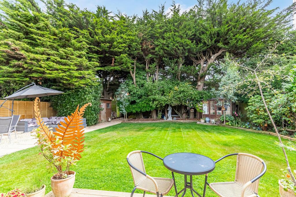 Additional image 19 of Lyon Avenue, New Milton, Hampshire. BH25 6AP