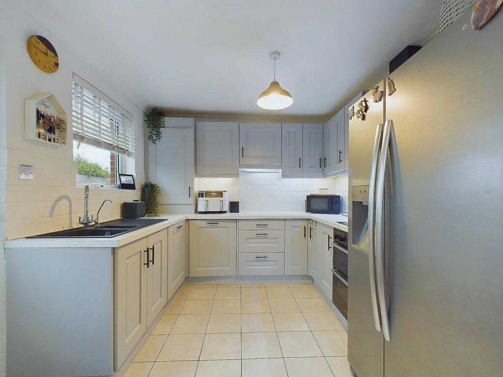 Additional image 5 of Greentrees Close, Lancing, BN15 9SX