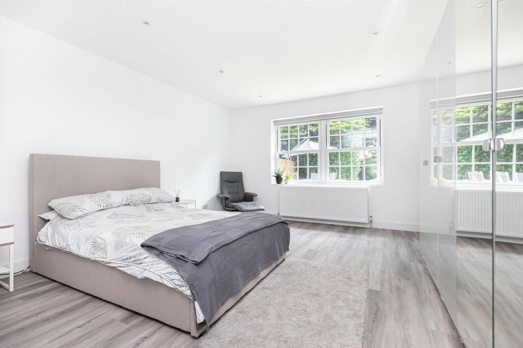 Additional image 6 of Lyon Avenue, New Milton, Hampshire. BH25 6AP