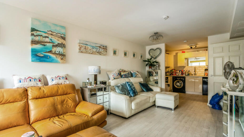 Additional image 5 of Harriet Place, Shoreham-By-Sea, BN43 5PG