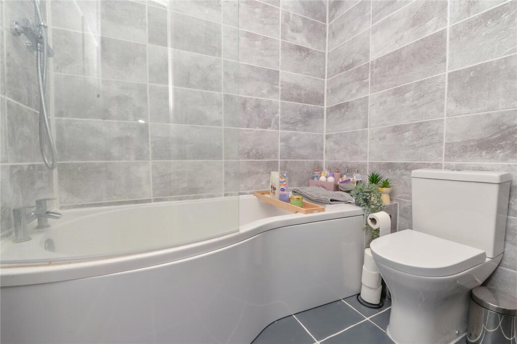 Additional image 9 of Vincent Road, New Milton, Hampshire, BH25