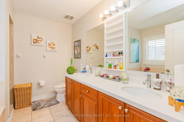 Additional image 18 of 5 Drummondville Dr