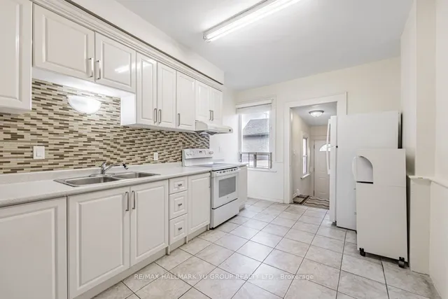 Additional image 8 of 25 Howland Rd