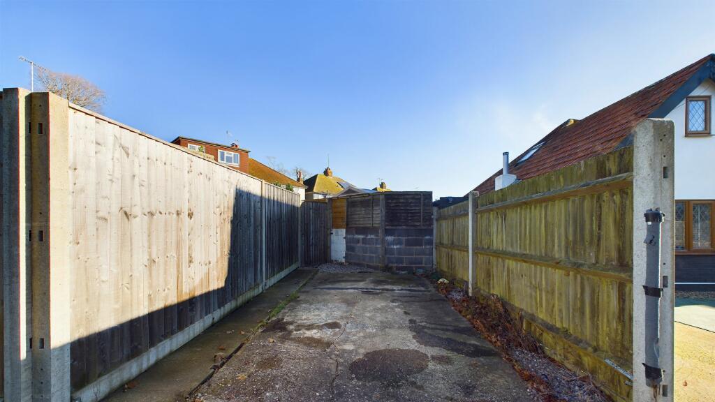 Additional image 17 of Manor Road, Lancing, BN15