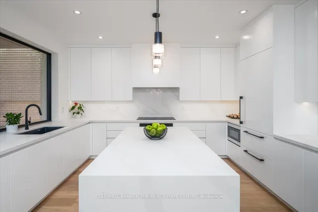 Additional image 10 of 37 Woodlawn Ave