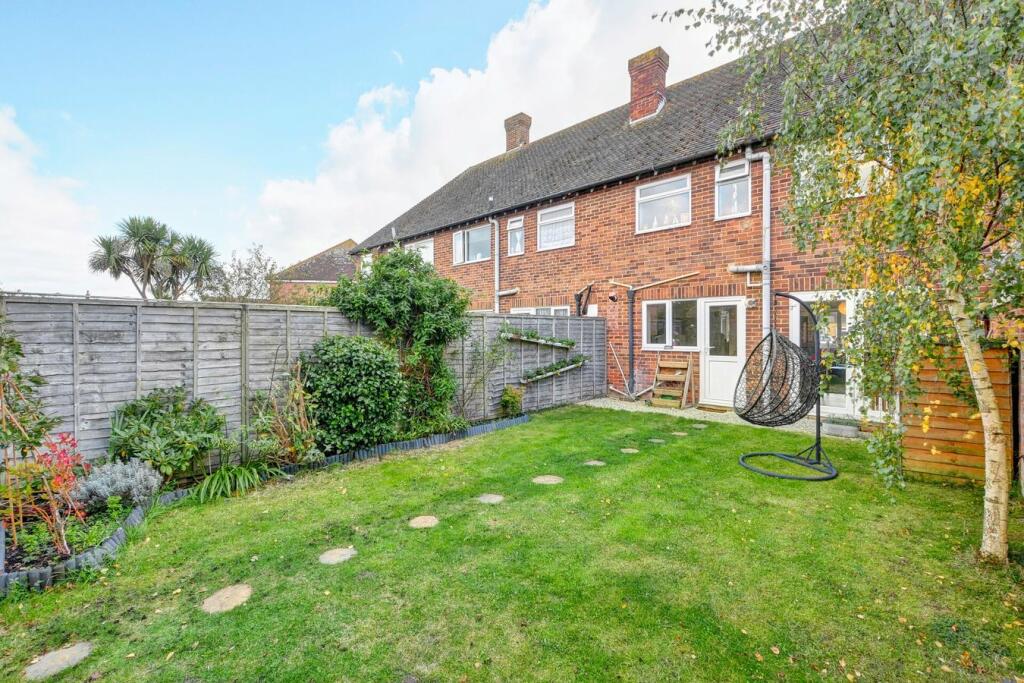 Hawks Town Crescent, Hailsham, BN27