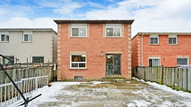 Additional image 40 of 77 Roxanne Cres