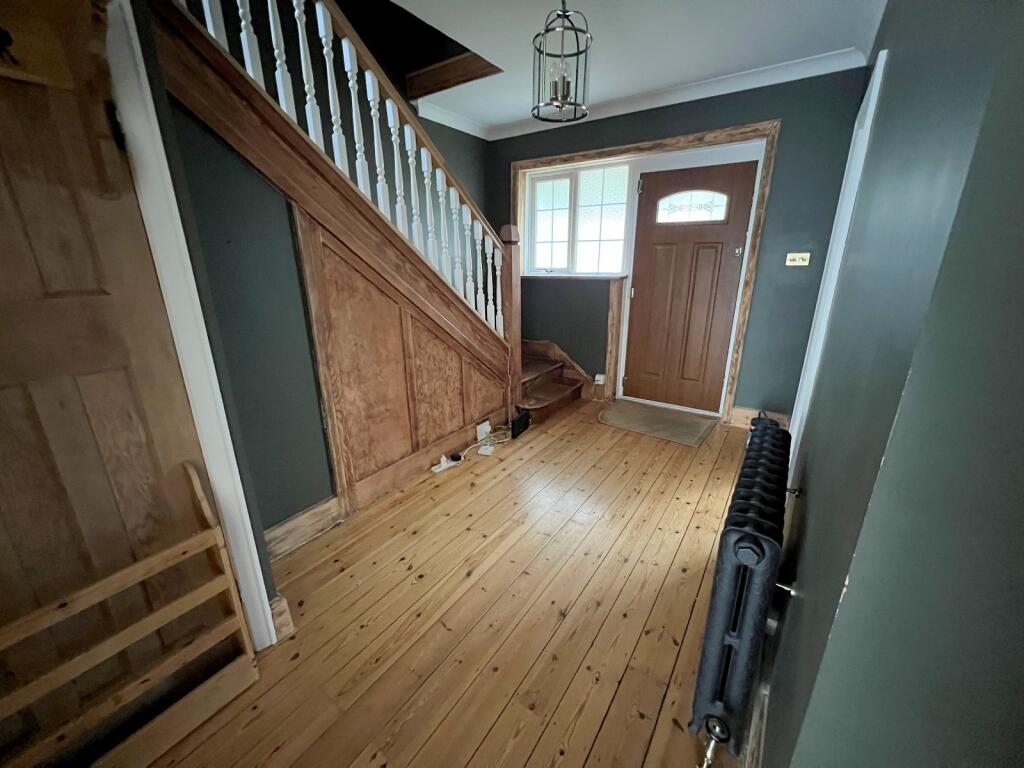 Additional image 8 of Barton Court Avenue, Barton On Sea, New Milton, Hampshire. BH25 7ES