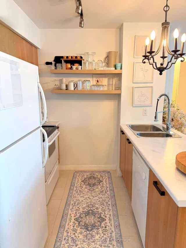 Additional image 18 of 38 Grenville St Unit 3101