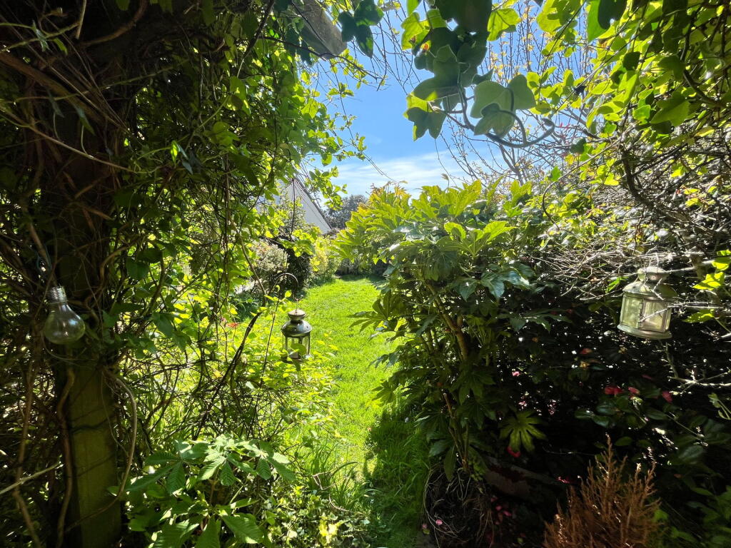 Additional image 24 of Oval Waye, South Ferring, West Sussex, BN12