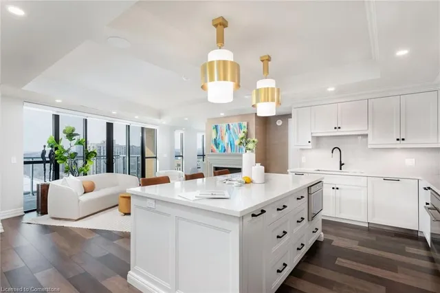 Additional image 8 of 2060 Lakehsore Rd Unit 1201