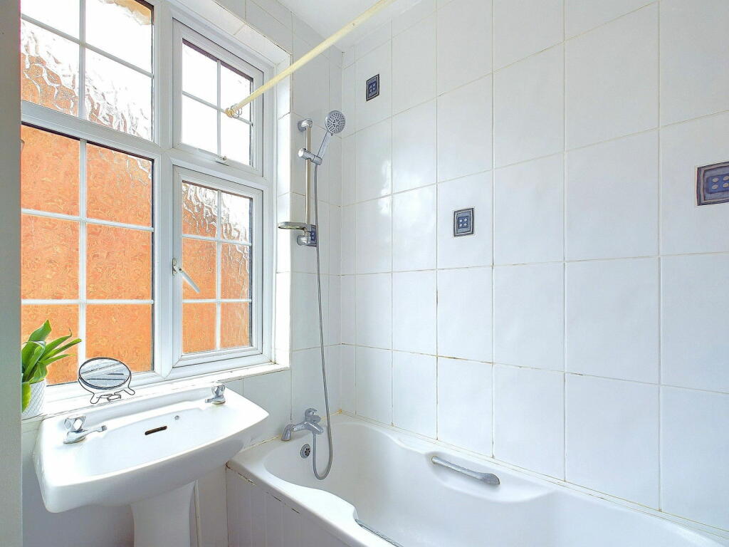 Additional image 18 of Victoria Road, Worthing BN11 1XB