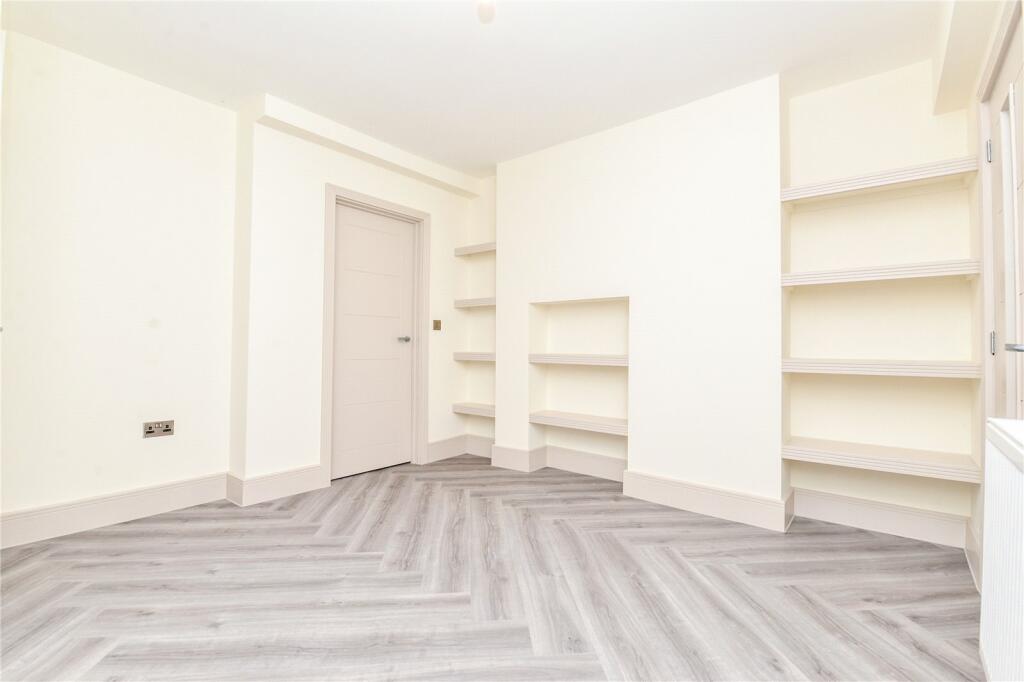 Additional image 4 of York Avenue, New Milton, Hampshire, BH25