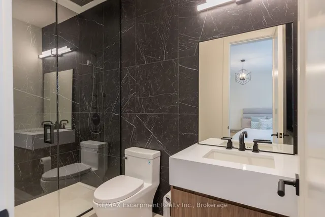 Additional image 12 of 2110 Blyth Cres