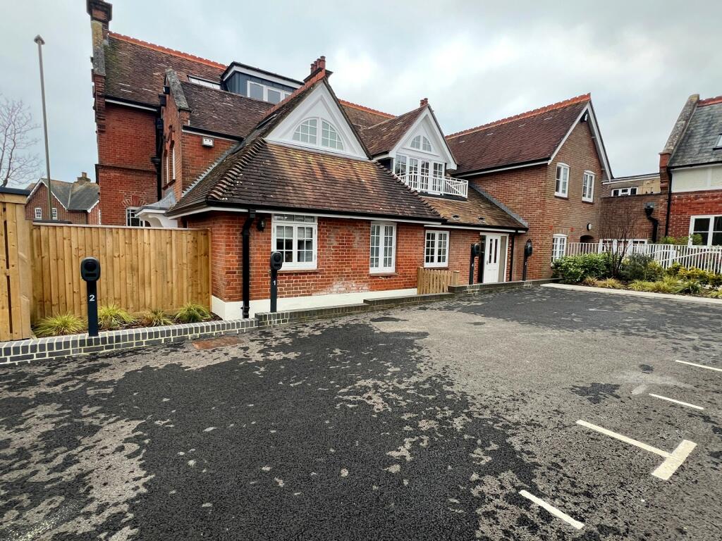 Additional image 11 of The George, Milton Green, Christchurch Road, New Milton, Hampshire. BH25 6QG