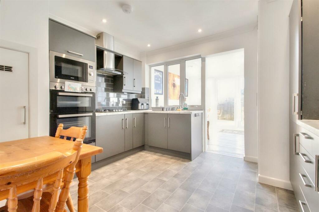 Additional image 7 of Glynde Avenue, Goring-By-Sea, Worthing